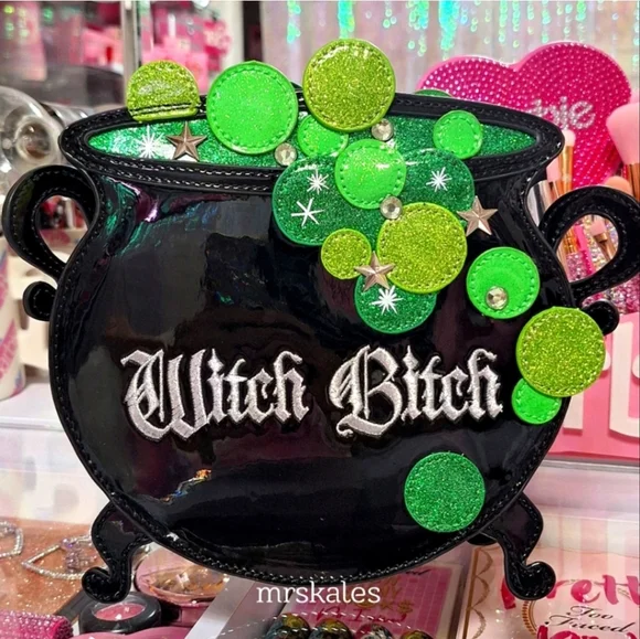 Trickz N' Treatz Cauldron Crossbody Bag - Picture 7 of 8